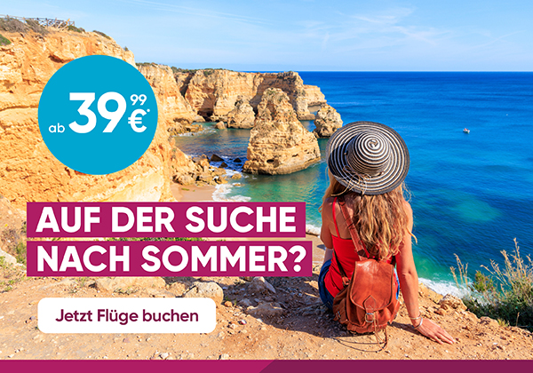 FlÃ¼ge buchen ab 39,99â‚¬*. Eine junge Frau sitzt auf einer Klippe und schaut auf den Strand und das Meer.